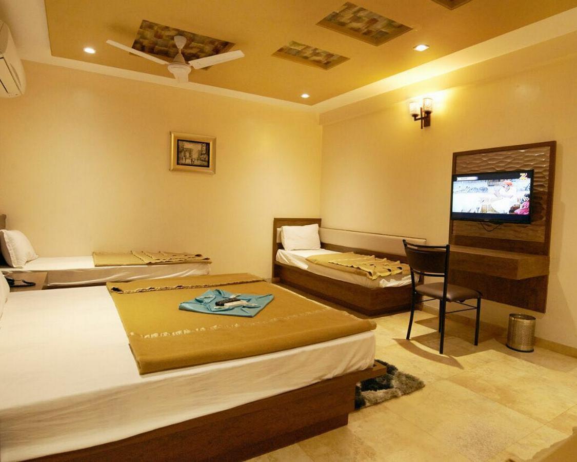 Hotel Sai Suraj Park เชอร์ดี ภายนอก รูปภาพ
