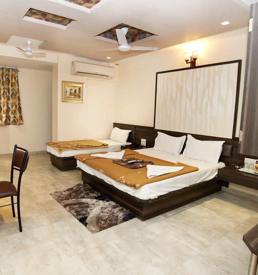 Hotel Sai Suraj Park เชอร์ดี ภายนอก รูปภาพ