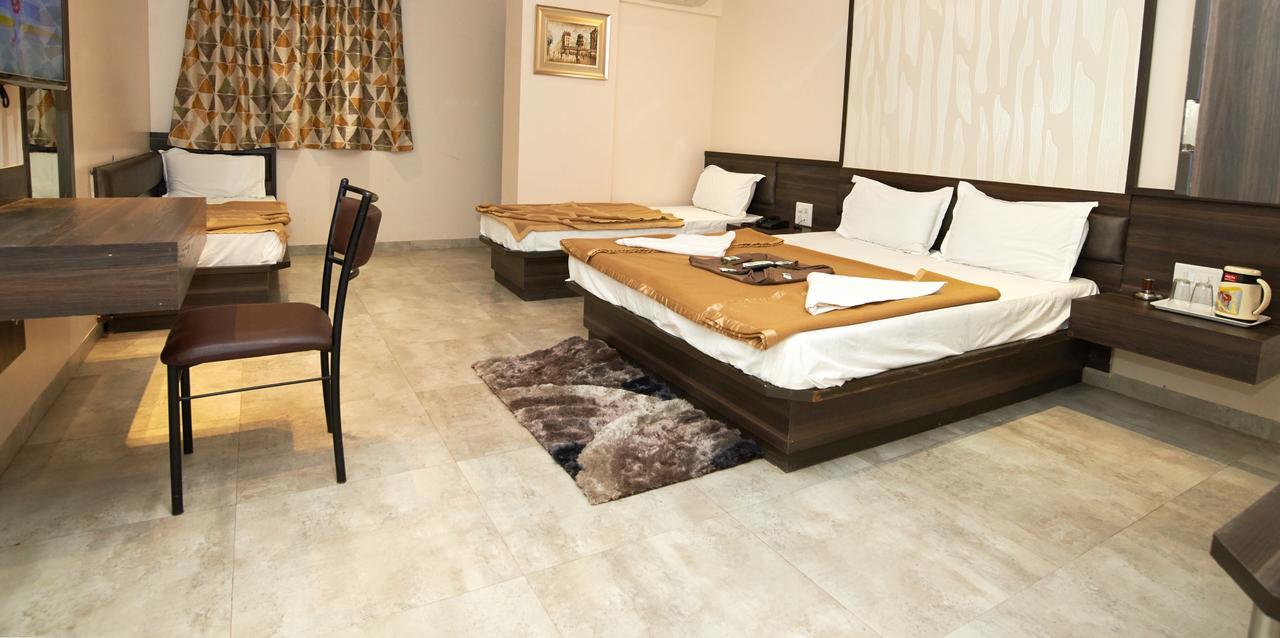 Hotel Sai Suraj Park เชอร์ดี ภายนอก รูปภาพ