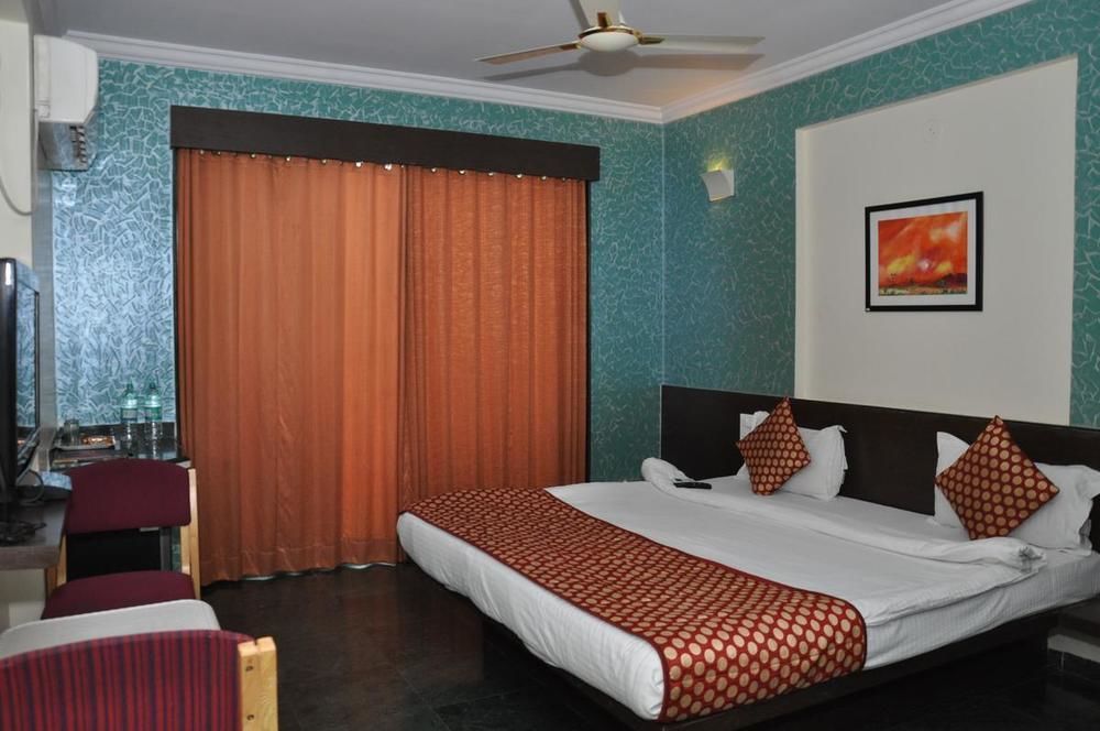Hotel Sai Suraj Park เชอร์ดี ภายนอก รูปภาพ