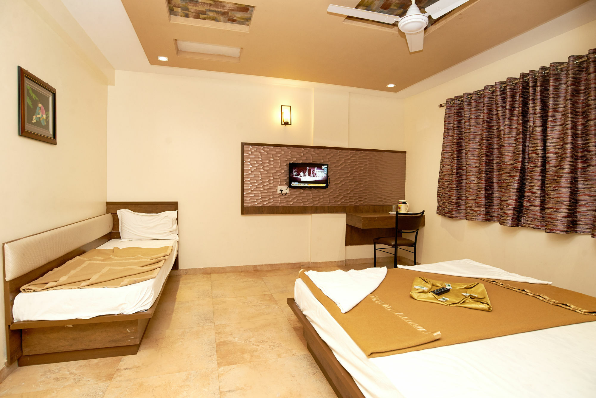 Hotel Sai Suraj Park เชอร์ดี ภายนอก รูปภาพ