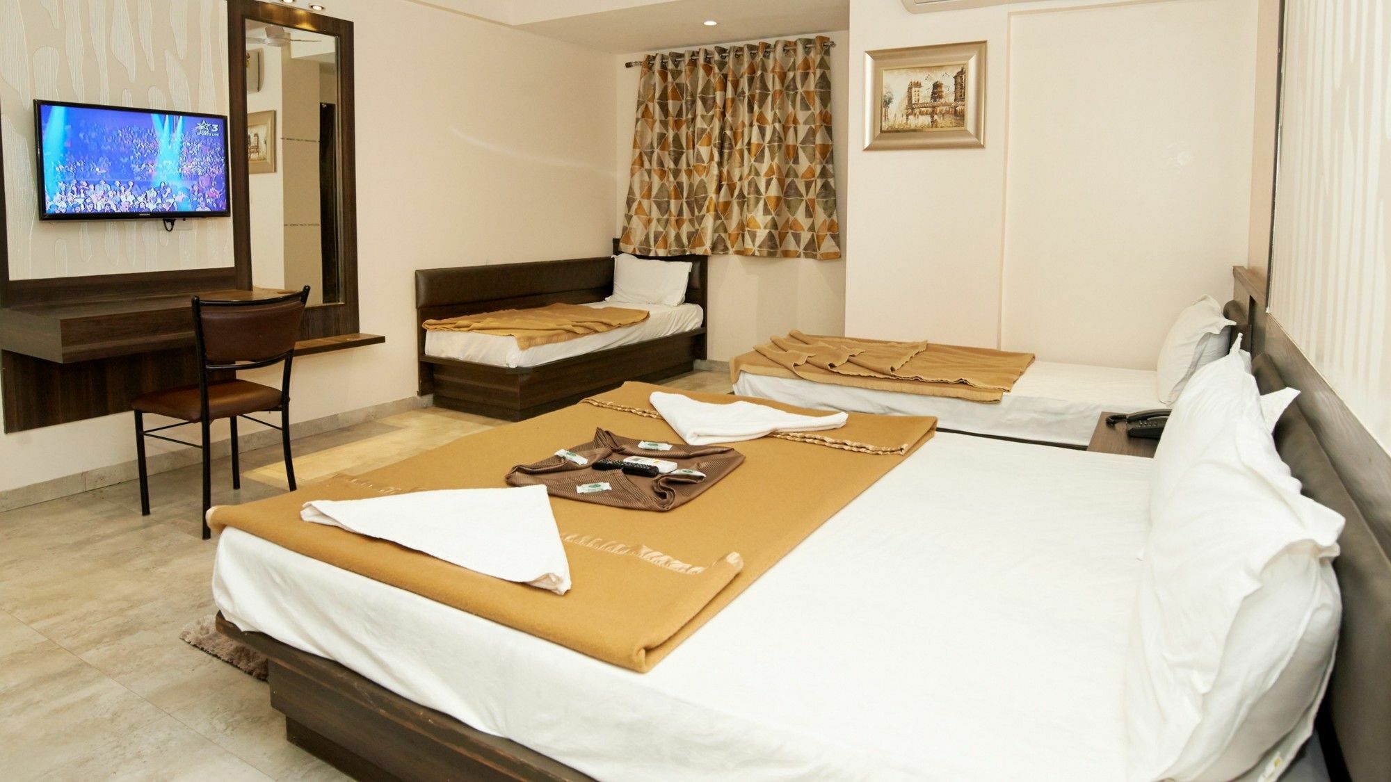 Hotel Sai Suraj Park เชอร์ดี ภายนอก รูปภาพ